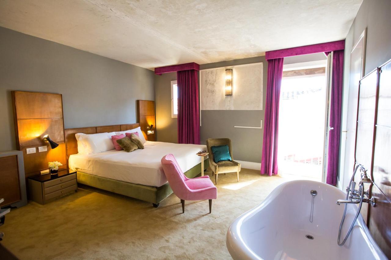 Oltrarno Splendid Bed & Breakfast ฟลอเรนซ์ ภายนอก รูปภาพ