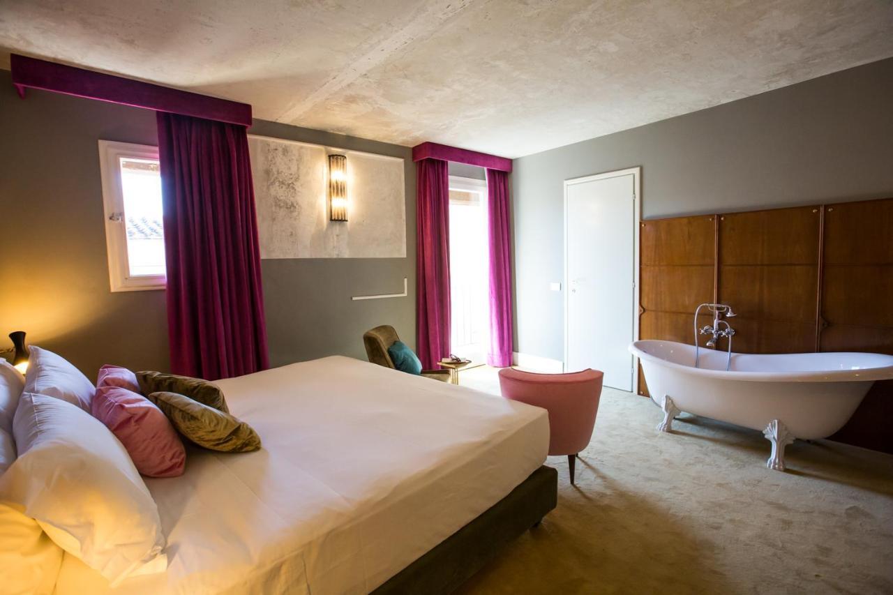 Oltrarno Splendid Bed & Breakfast ฟลอเรนซ์ ภายนอก รูปภาพ
