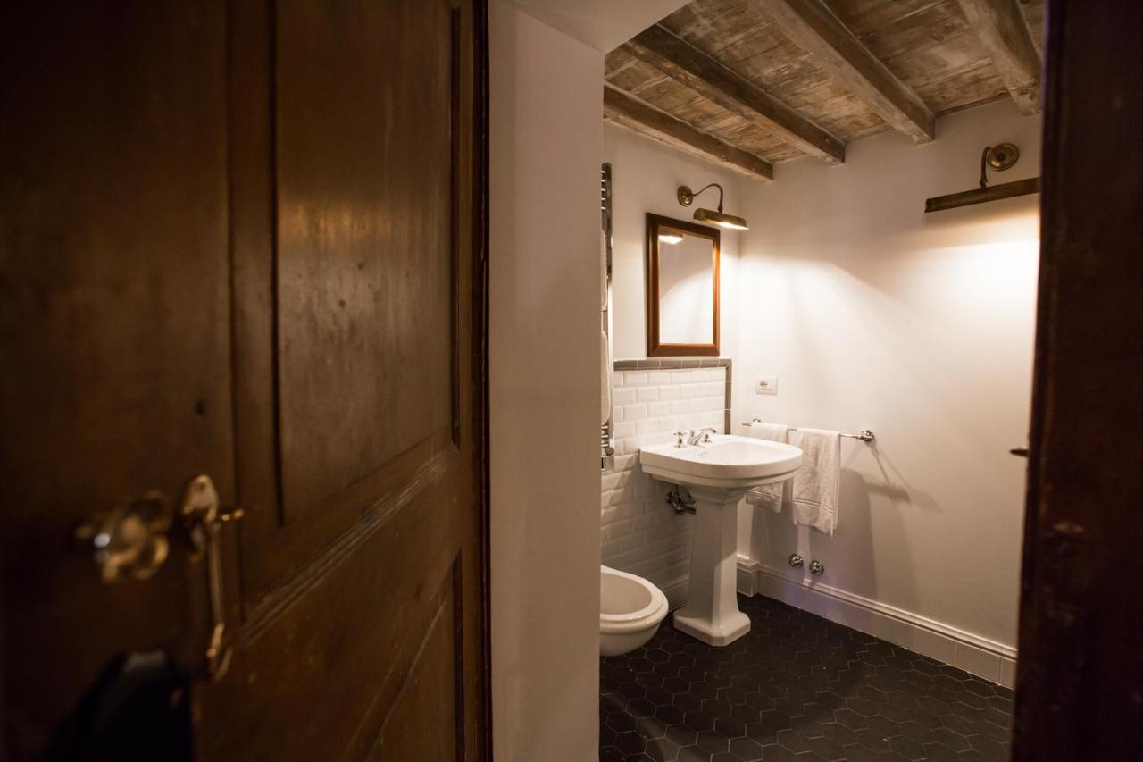 Oltrarno Splendid Bed & Breakfast ฟลอเรนซ์ ภายนอก รูปภาพ